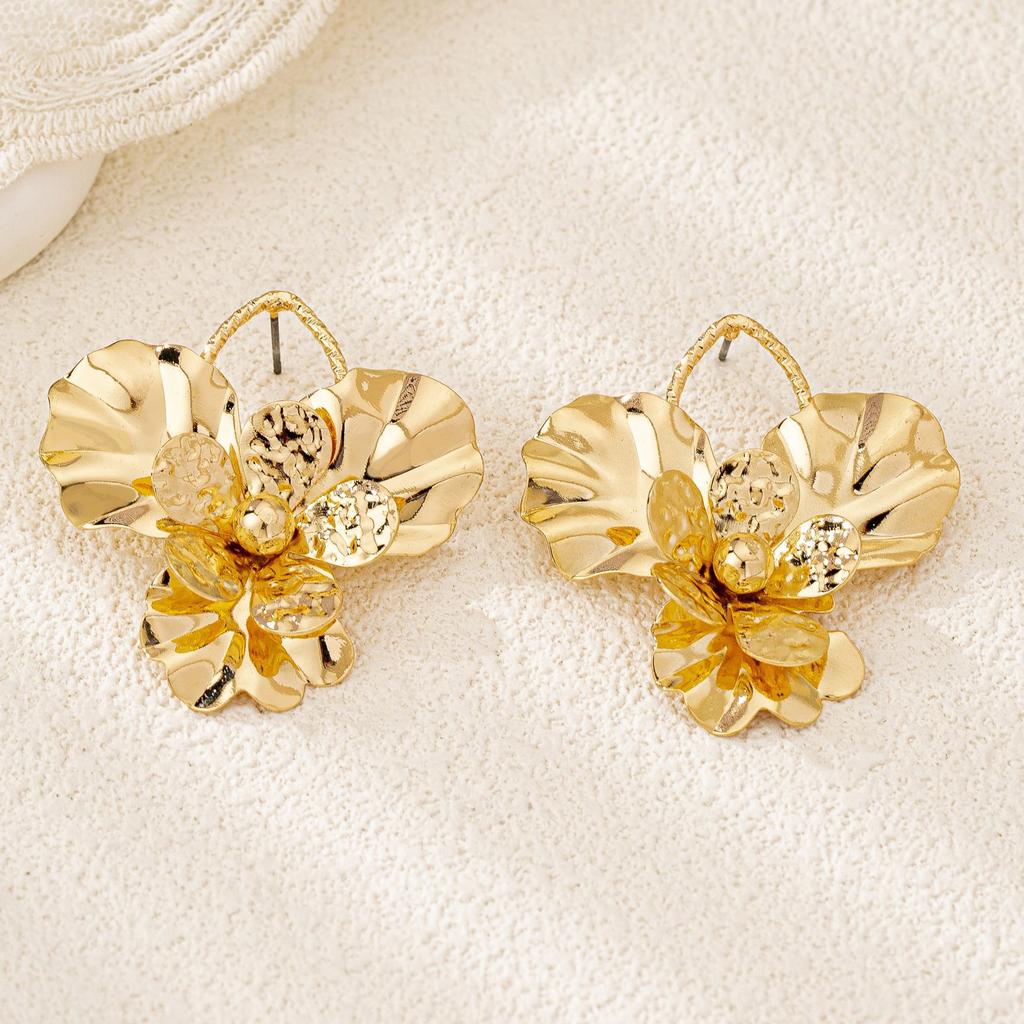 Retro Flower Earrings Fashion Exaggerated Niche Light Luxury High-end Stud Earrings