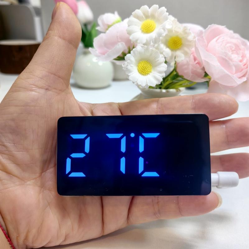 7*4cm Digital Alarm Clock TEMP Date 3 Alarms Power-off Memory Table Clock USB Powered Always On 12/24H Night Mode LED Clock