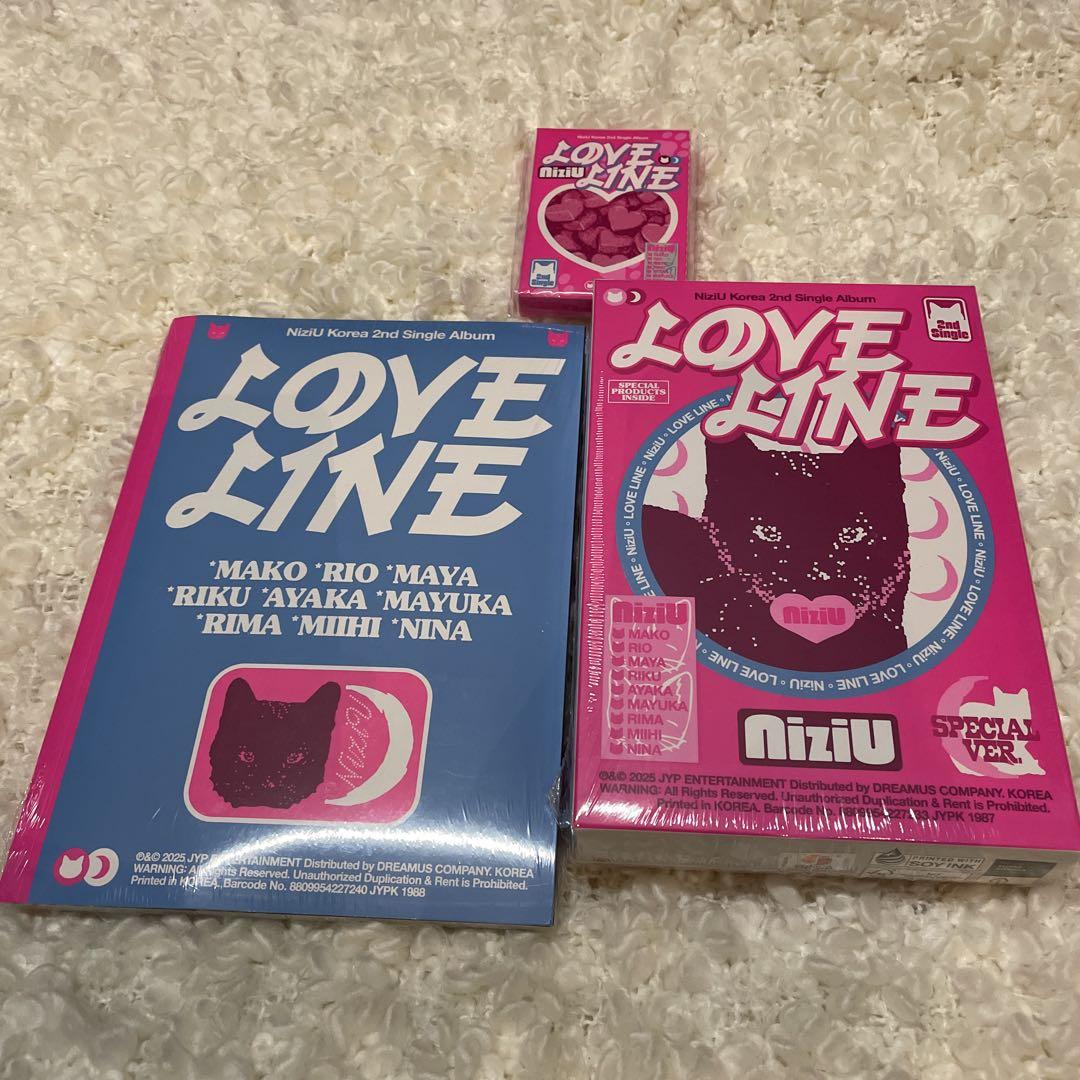 

[USED] NiziU Pop-up LOVELINE Album 3-piece set