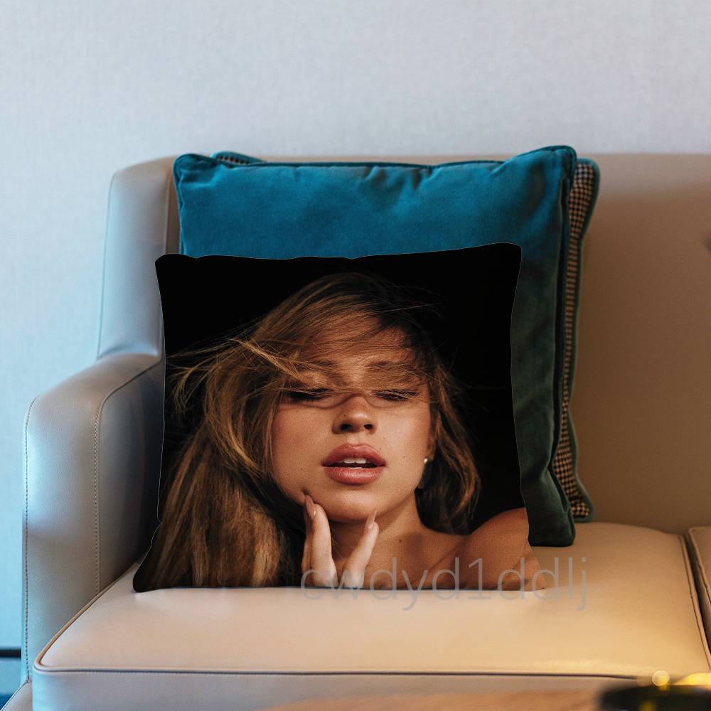 T-Tate M-Mcrae So Close To What Pillowcases Cute Funny Pillow Case For Wedding Party Home Decor Comfy Pillow Cover