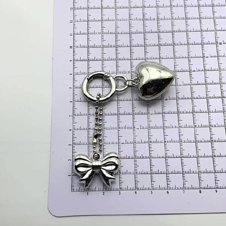 Fashionable Love Heart Keychain Charm Stylish Pendant Adds Personality to Bags and Keys Decoration for Daily Use