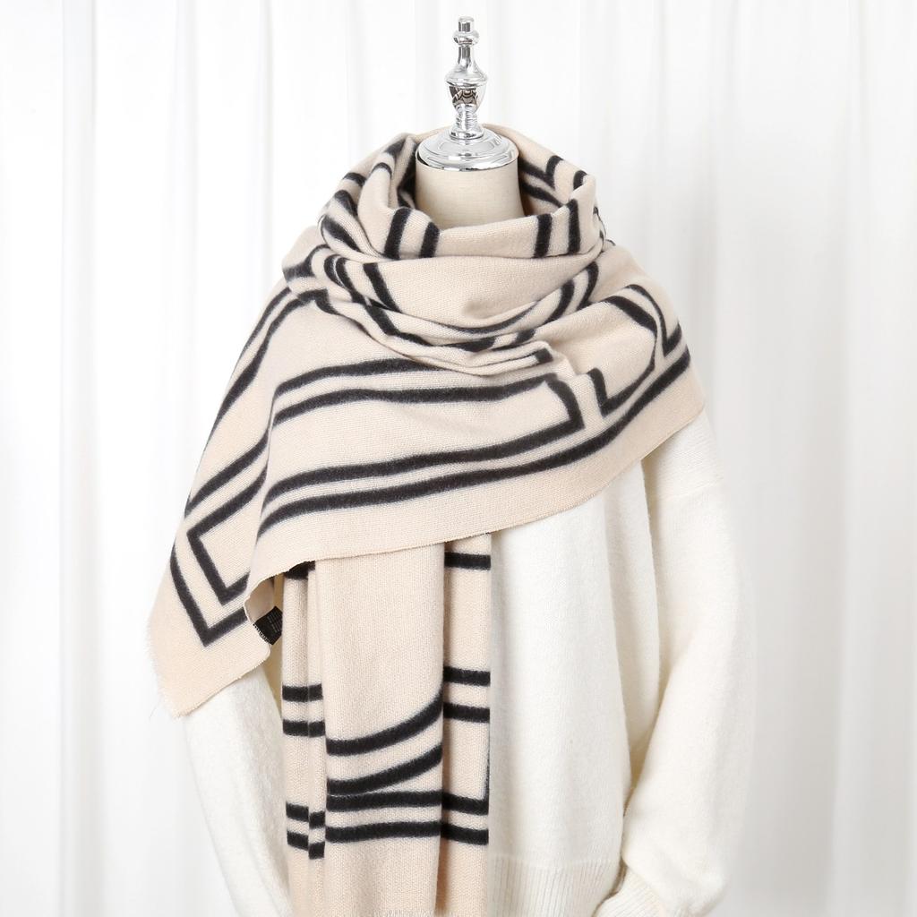 2024 Autumn/Winter New Printed Cashmere Like Long Scarf Shawl Women'S Warm Scarf Shawl Thickened With Velvet