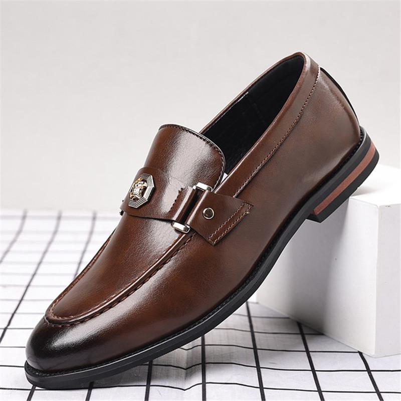 Fashion Black Brown Badge Loafers New Men's Pointed Pu Leather Driving Shoes Male Designer Formal Wedding Prom Dress Homecoming Footwear