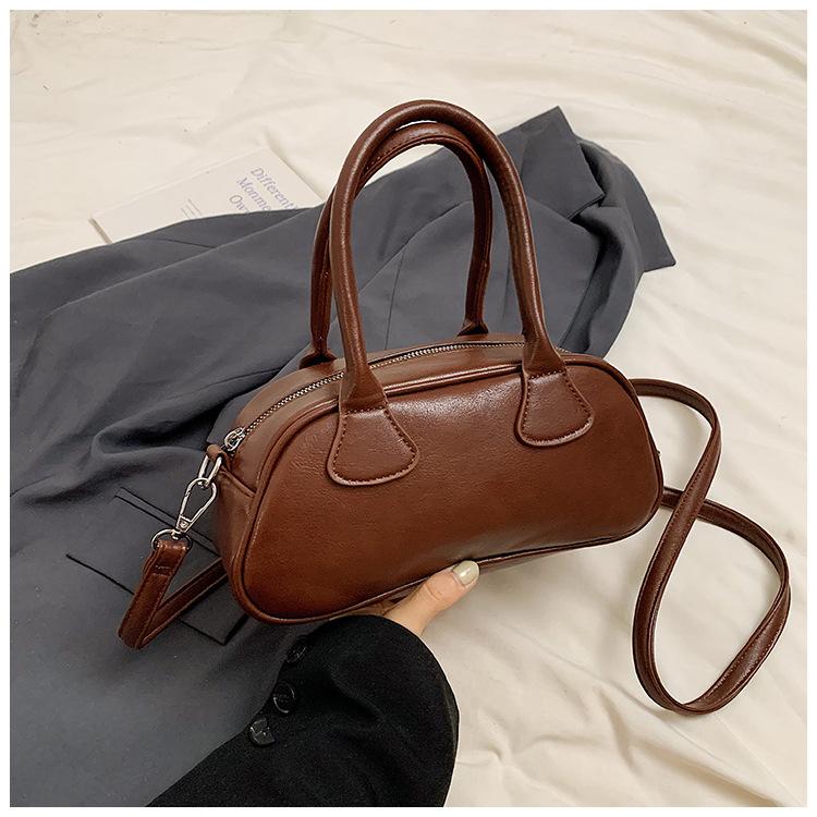 Premium Sense Retro Small Bag Women'S Fashion Simple Bowling Bag Maillard Style Shoulder Messenger Bag