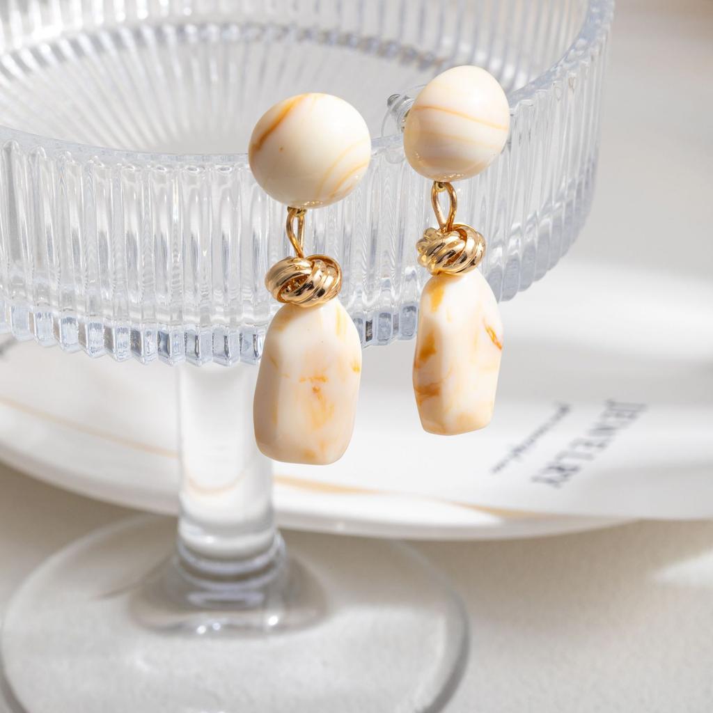 French Retro Cream Vermilion Special-Shaped Stone Earrings, Niche Design High-End Light Luxury Temperament Earrings