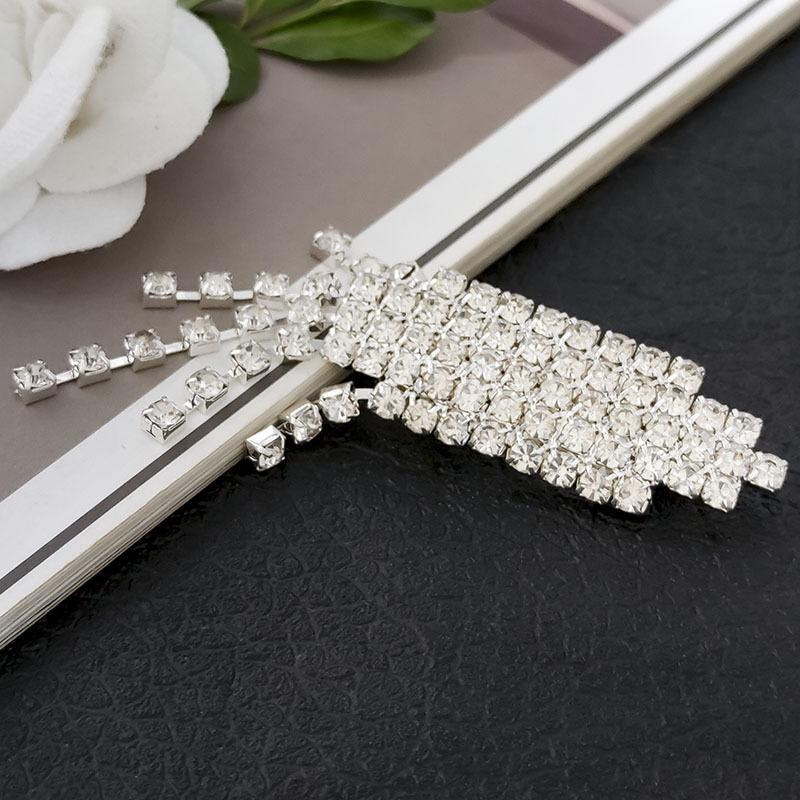 

New Arrival Women Shiny Boutique Heart Design Long Tassel Crystal Badges Brooches Luxury Classic Party Banquet Dress Pins