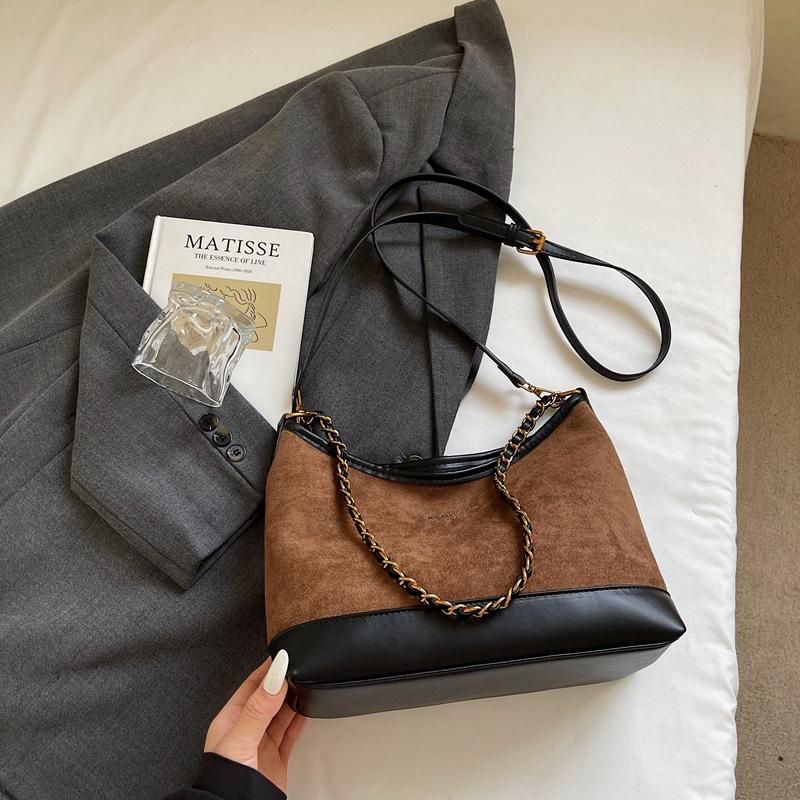 Niche Retro Chain Bag Women's New Autumn and Winter Versatile Messenger Bag Exquisite Shoulder Messenger Bag