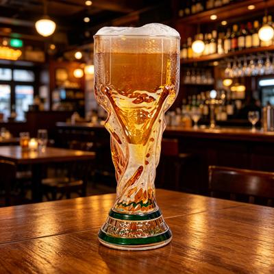 Bicchiere da Birra a Forma di Trofeo Capacità 500ml Bicchiere Coppa Campione per Feste Sportive Regalo Unico per Appassionati di Calcio