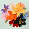 Gehäkelte Tulpe mit Stiel Blatt Handgefertigt Strickblume Ornament Garn Florale Dekoration Muttertag Geburtstag Weihnachtsgeschenk