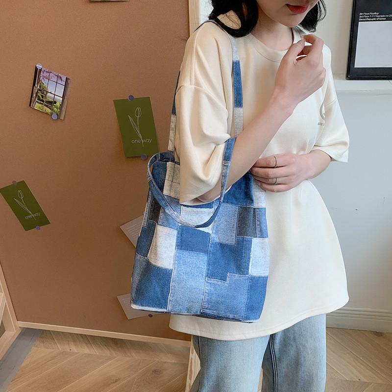 Canvas Tote Bag For Women With Large Capacity And Magnetic Closure For Daily Use