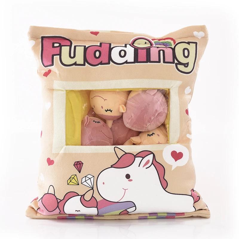 Eine große Tüte Katzen-, Kaninchen- und Schweinesnacks, Wurfkissen, Plüschtiere, Puppen, weiche Kuscheltiere, Geschenke für Kinder und Mädchen