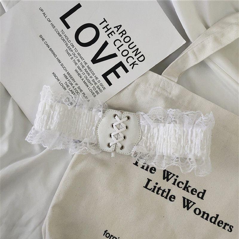 Elegant White Fashionable Lace Trim Dress With Waist Cincher For Stunning Silhouette