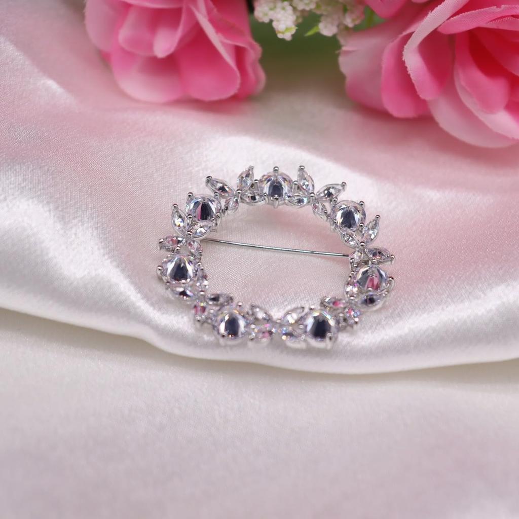 Zircon Clover Cubic Zirconia Diamond Flower Stylish Chest Decoration for School Entrance Ceremonial Gifts for Mothers Four-leaf Brooch, Corsage,