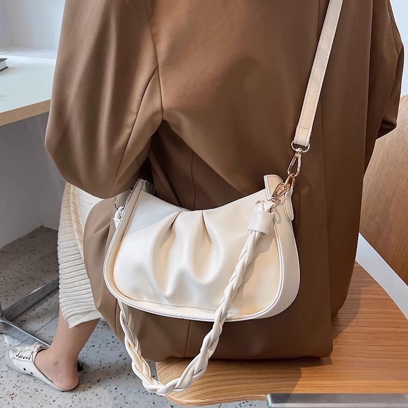 Versatile small bag women's 2025 new fashion trendy foreign temperament underarm shoulder bag Internet celebrity high-end crossbody bag