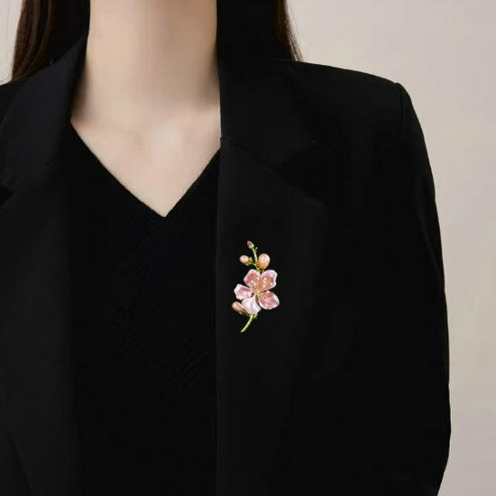 Elegante Perlmagnolien-Brosche - Luxuriöses chinesisches Cheongsam-Accessoire