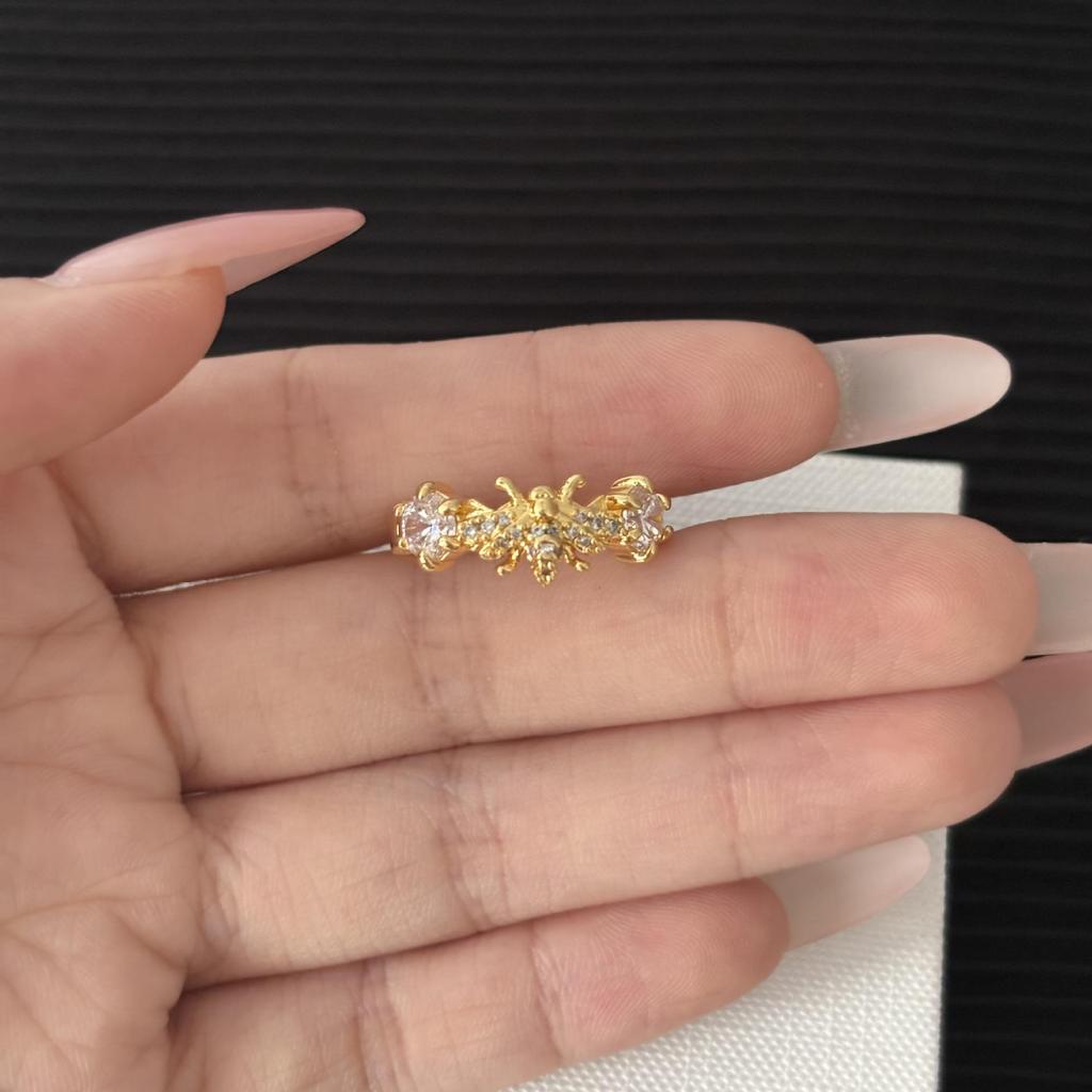 Elegant European & American Little Bee Zircon Inlaid Ring - Chic & Versatile Design
