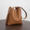 Versatile tote shoulder bag, genuine leather women's high-end sense exquisite large-capacity messenger bucket bag