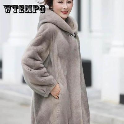 Kožuch z imitácie noriek Dámsky kožuch s kapucňou Matka v strednom veku s imitáciou noriek