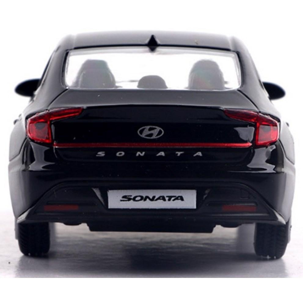 Welly Hyundai Sonata DN8 Diecast Model Car, Black, 1pc