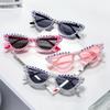 The New Large-framed Pearl-inset Letter Sunglasses Exude A Unique Festive Atmosphere and Are Trendy for Taking Photos