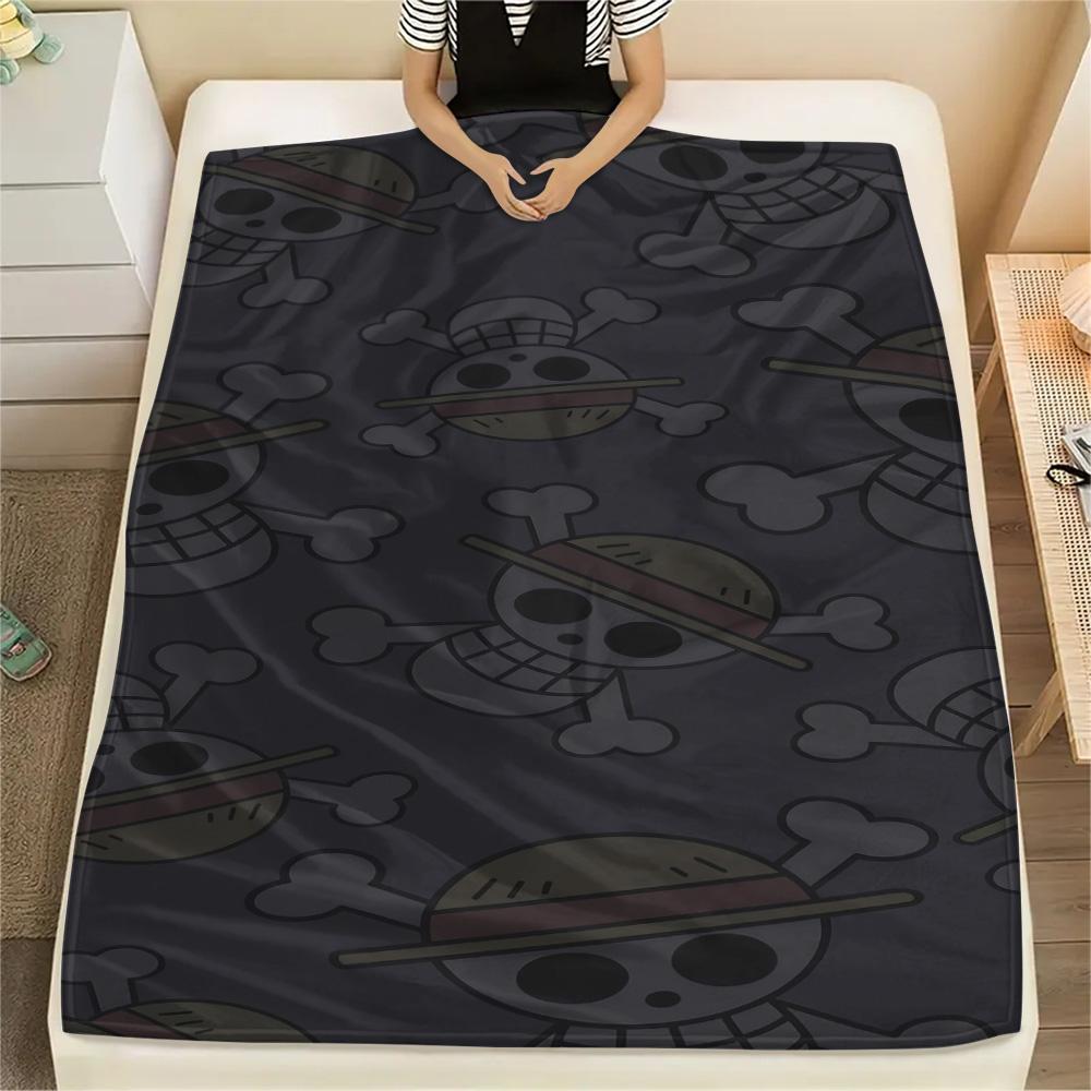 1PC One Piece Straw Hat Pirates Patterned Flannel Blanket Suitable For All Seasons For Home Decor Warmth And Comfort Gifts Holiday Present