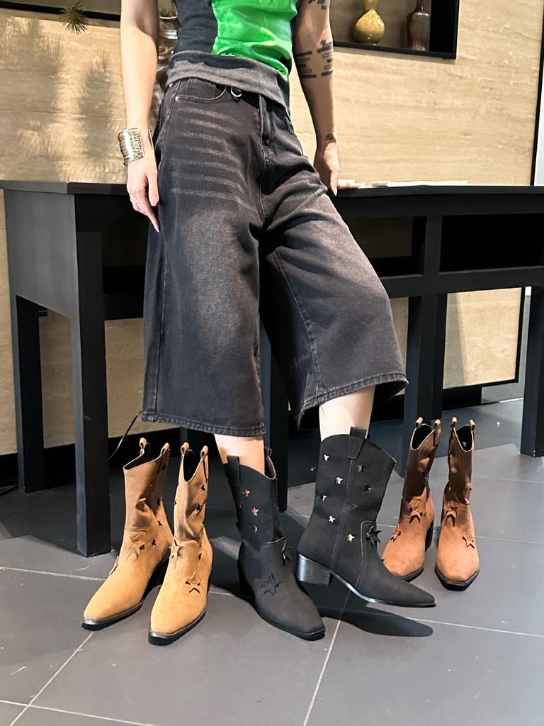 Star Hollow Western Cowboy Boots Women's 2025 Summer New Models Yesterday Ancient Square Head Thick Heel Knight Boots Brown Short Boots