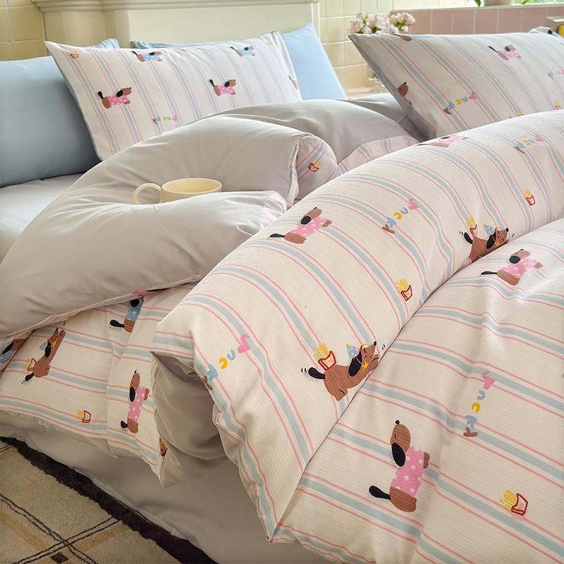 Set de lenjerie de pat de vară din patru piese, cu husă de pilotă florală din muselină dublă strat de clasă A și bumbac tip bulă.