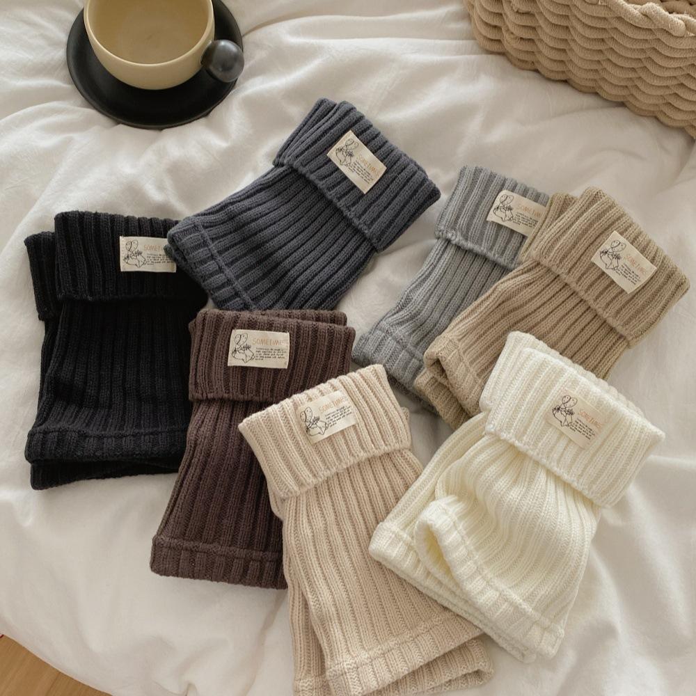 Einfarbige Beinstulpen mit Bündchen für Millennial-Mädchen, Coole gestrickte Plüschsocken-Abdeckungen, Stoffetikett Kurze Socken-Abdeckungen