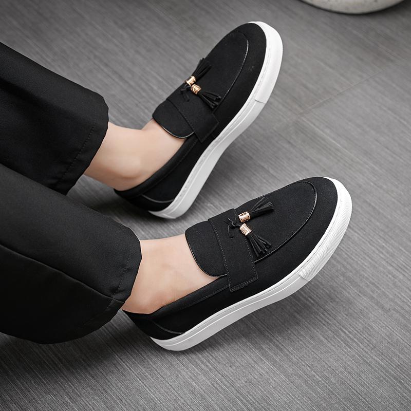 Fashion Trend Designer Britain Comfort Retro Pointed Tassels Suede Wedding Leather Shoes Men Walk Sneakers Daily Commute Casual Loafers