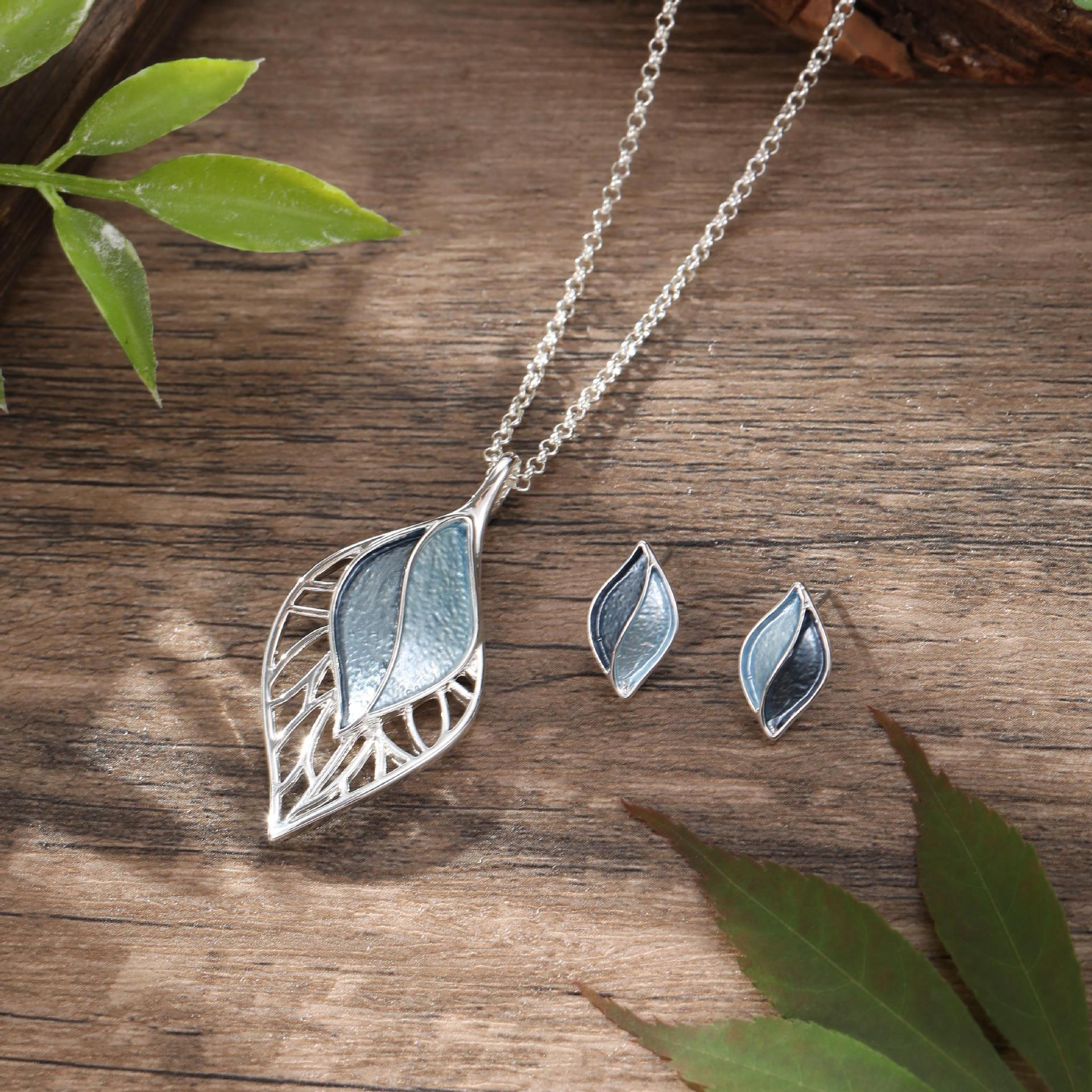 

New color painting oil hollow leaf stud earrings pendant set, women s simple versatile leaf necklace