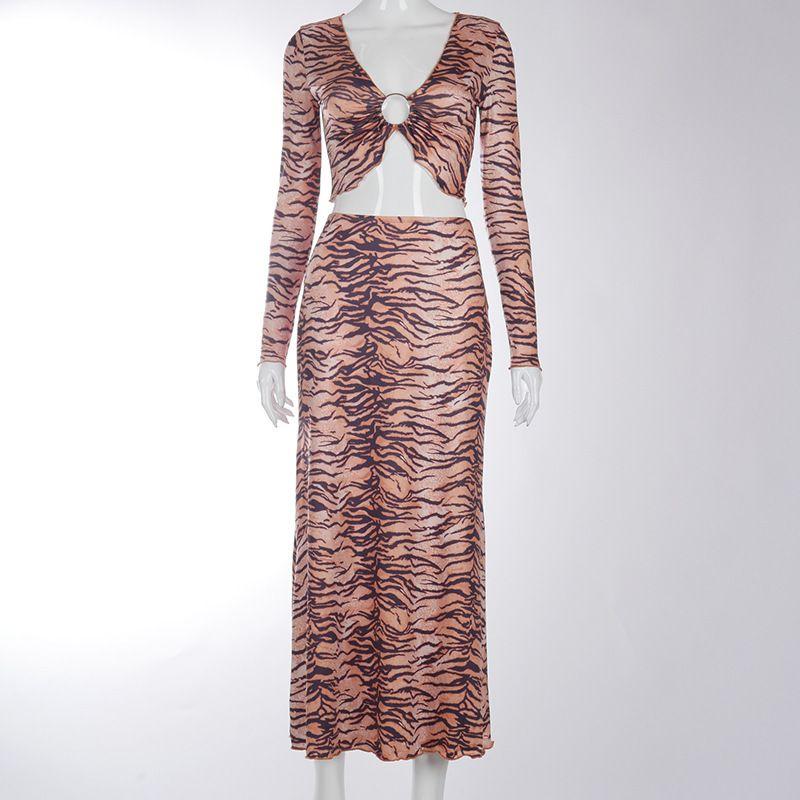 

Комплект Юбка Европейская и Американская Женская Одежда 2023 Осень Новое Поступление Тигровый Узор Кольцо Деревянное Ухо Укороченный Топ Длинная Юбка Костюм Юбка с Длинным Рукавом Brown S