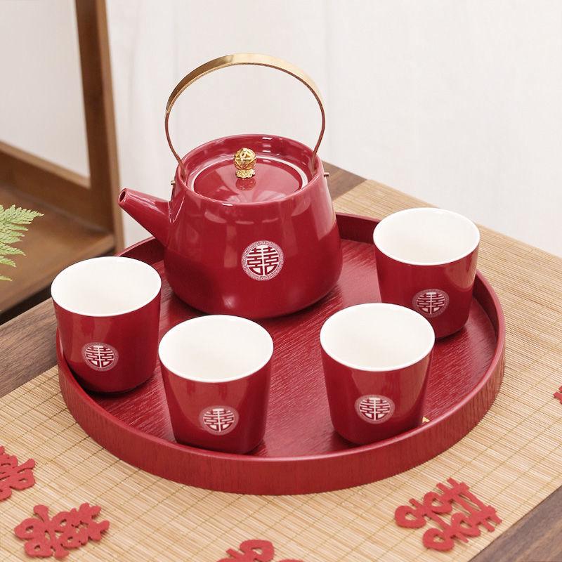 Wedding Tea Set: Elegant Teapot and Cups for Newlyweds' Traditional Ceremony