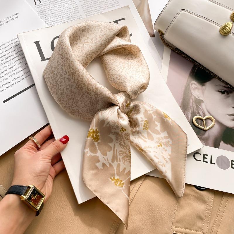 Zhang Ruonan silk scarf women's spring and summer new fashion retro accessories scarf neck high-end small square scarf