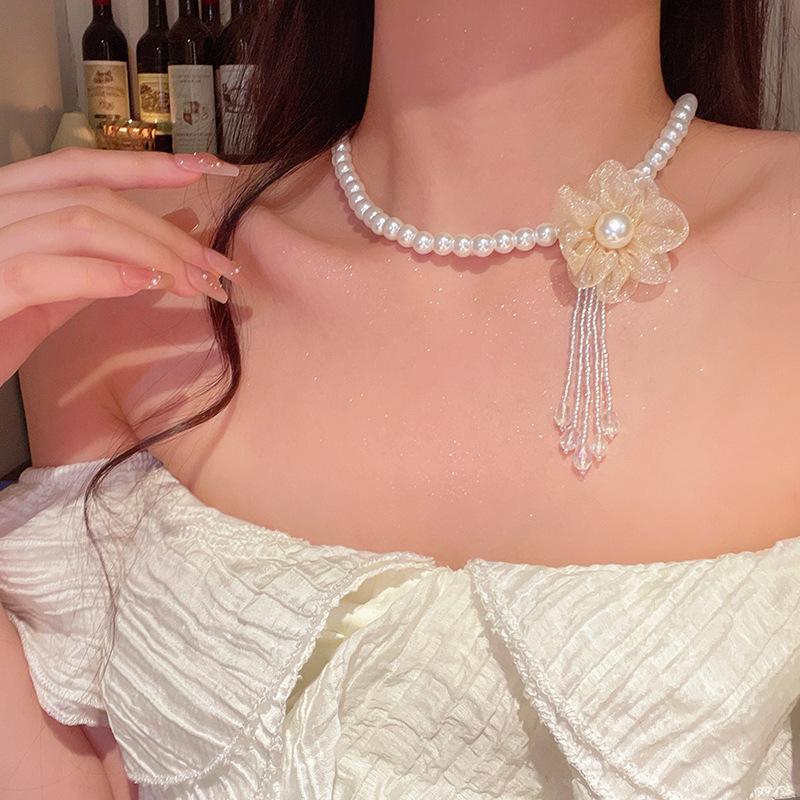 

Romantic Niche Pink Sweet Flower Collarbone Chain Versatile Temperament Necklace Women s Pearl Fringe Collarbone Chain