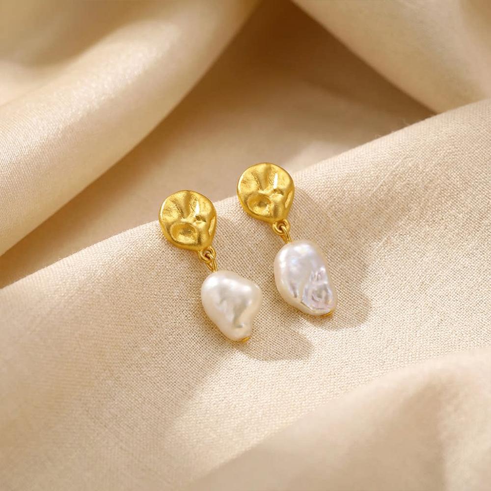 Bestselling Women's Classic, Elegant, Simple, Fashionable Everyday S925 Silver Pearl Earrings