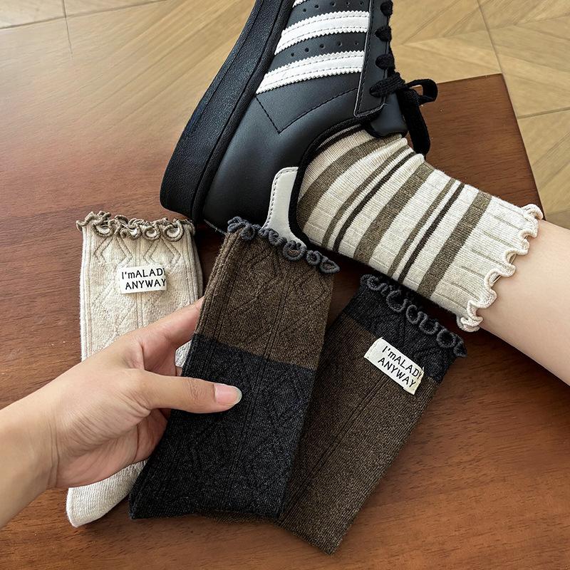 Female Spring and Autumn Thick Thread Aguel Edge Cloth Label In The Tube Pile Pile Cotton Socks