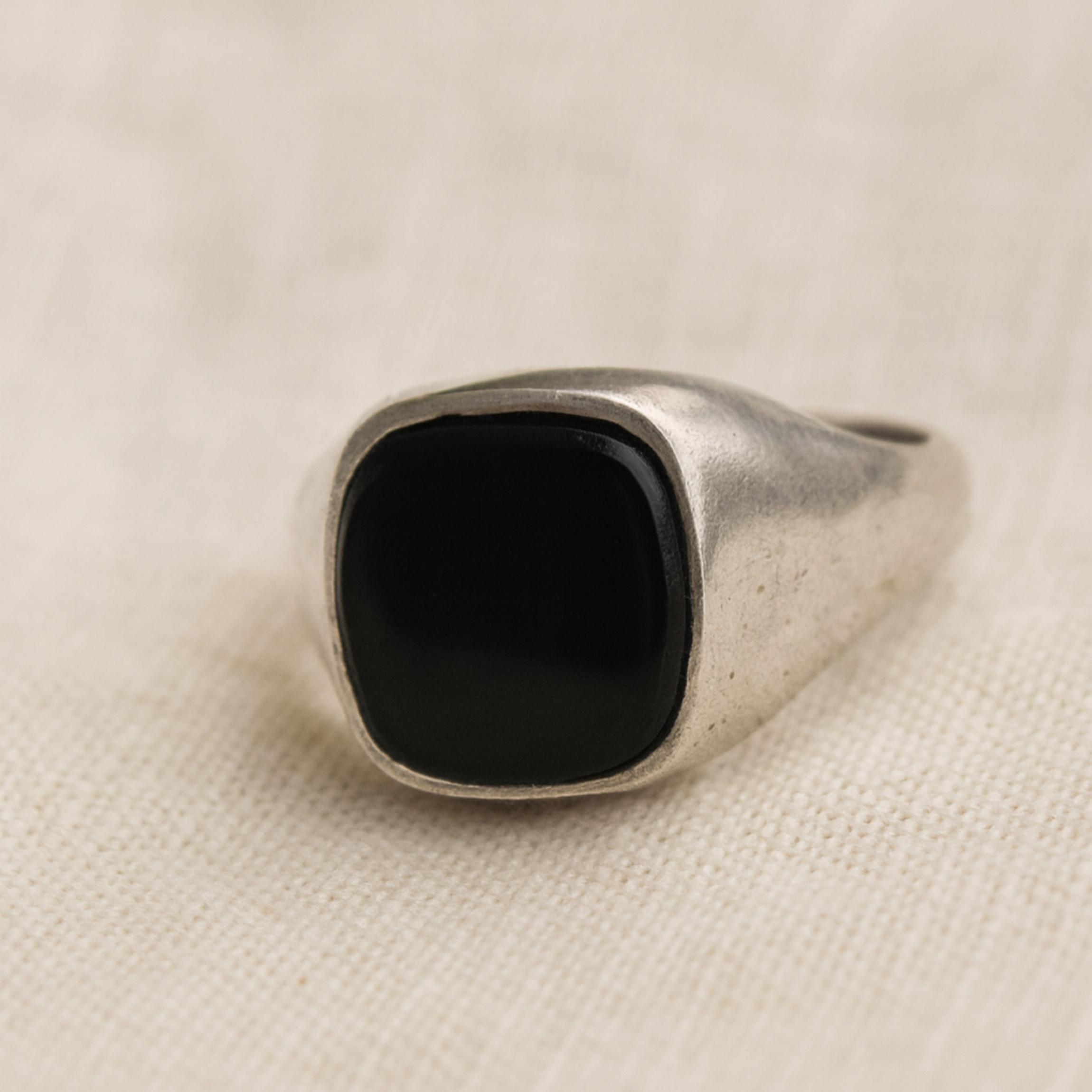 

Черный перстень-печатка из оникса для мужчин, серебро 925 пробы, современный минималистичный дизайн, квадратный драгоценный камень, эффектное ювелирное изделие 12 серебряный