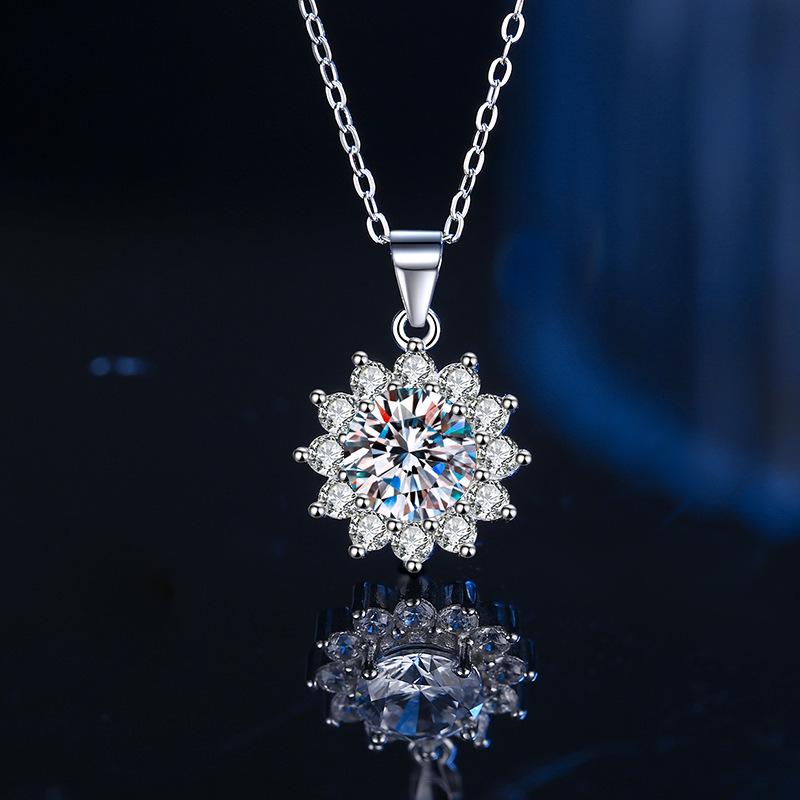 

S925 Sterling Silver Moissanite Sunflower Necklace with Large Diamond Pendant 1 Carat High Carbon Diamond with Chain