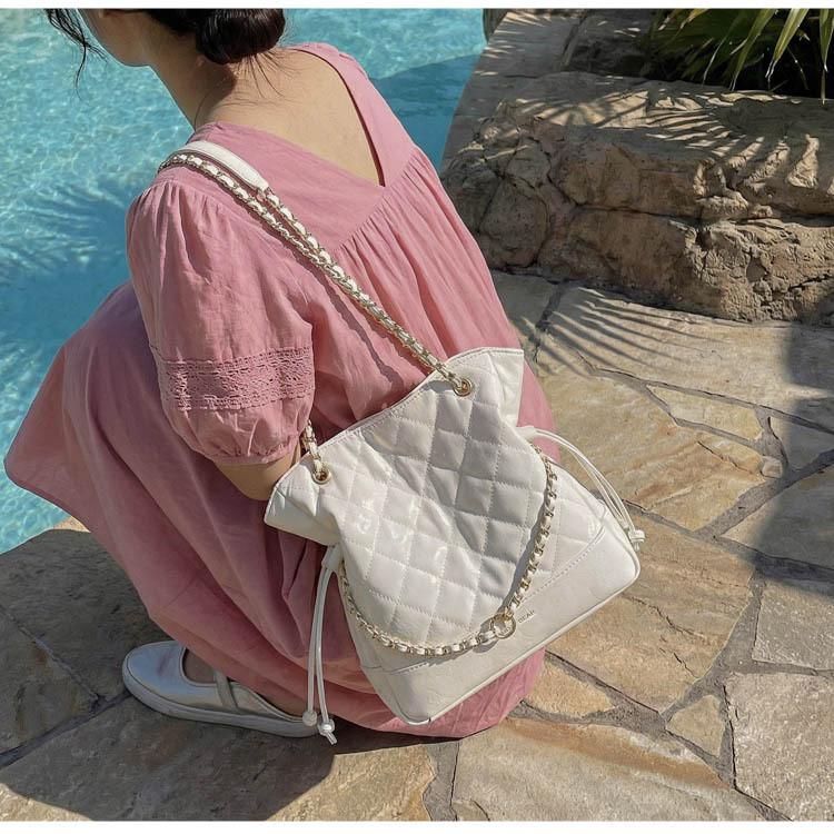 IELGY Oil Wax Leather Chain Underarm Bag Commuter Tote Bag