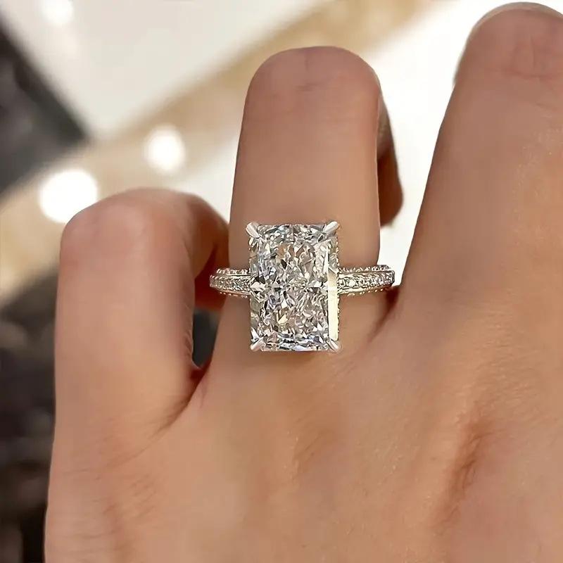 Super flash light luxury oversized imitation diamond ring fashion light luxury ring wedding diamond