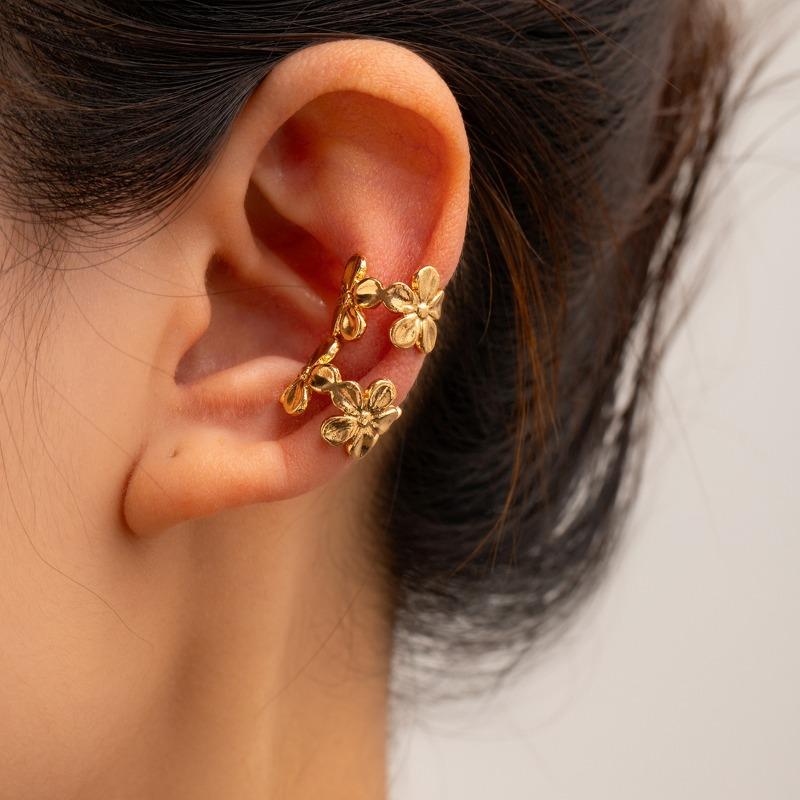 Gold earrings, new alloy jewelry, niche light luxury starfish earrings, women's earbone clips.