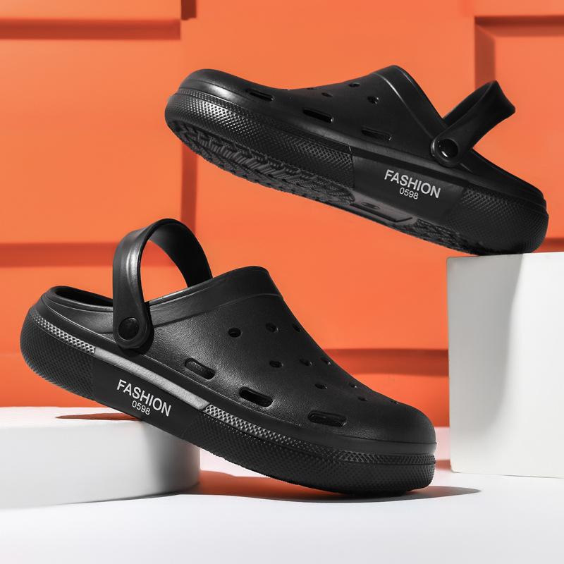 New fashion casual beach baotou couple going out fashion trend non-slip slippers summer wear ultra-light hole shoes