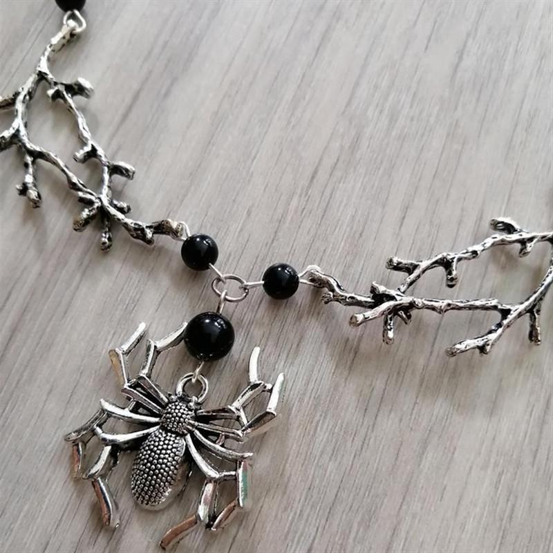 Retro Branch Stand Black Pearl Spider Pendant Necklace