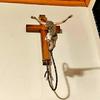 Bunge Crocifisso di Gesù Resina Presepe di Pasqua Figura di Gesù Cristo che Salta Croce Cristiana Decorazione per Casa Chiesa