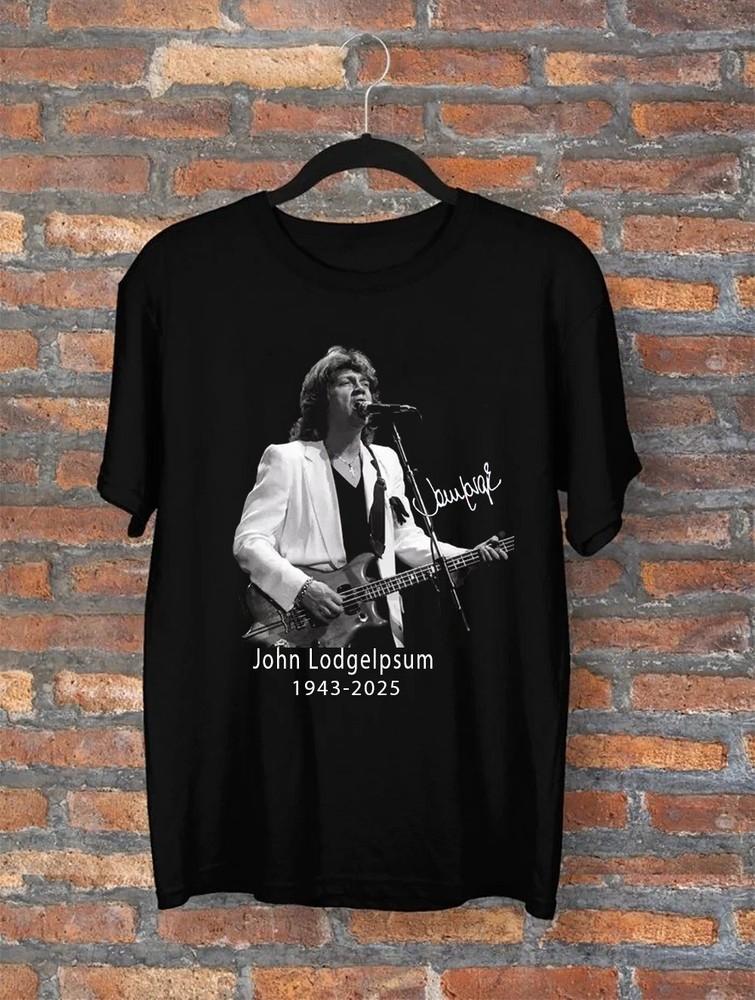 

НОВЫЙ John Lodge The Moody Blues 1943-2025 Футболка Все размеры S-5XL PA274 Унисекс Футболка Графическая футболка XL