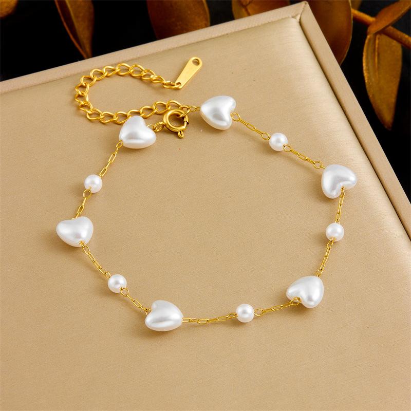 

Fashion Retro Pearl Heart Chain Bracelet and Necklace Set