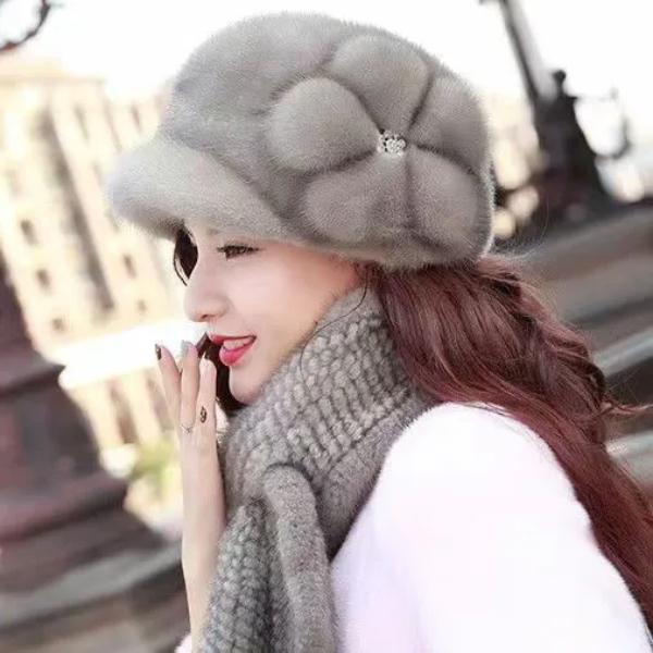 

WTEMPO Large Flower Retro Elegant Warm Thickened Soft Women s Hats Autumn Winter Casual Versatile Plush Hats Solid Color Windproof Cold-proof Hats 1pc светло-серый