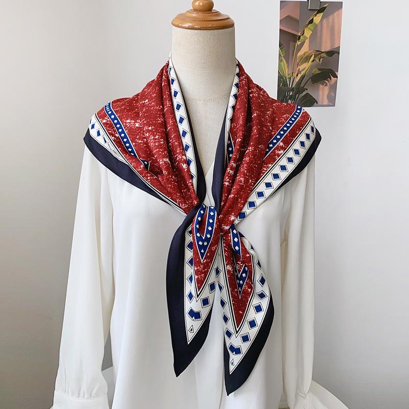 New Denim Blue Printed Triangle Scarf Waist Seal Multi-functional Sunscreen Shawl Headscarf Scarf High-end Waist Silk Scarf