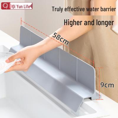 Silikonová ochrana proti stříkající vodě do dřezu s přísavkou a protiskluzovou vodní zábranou