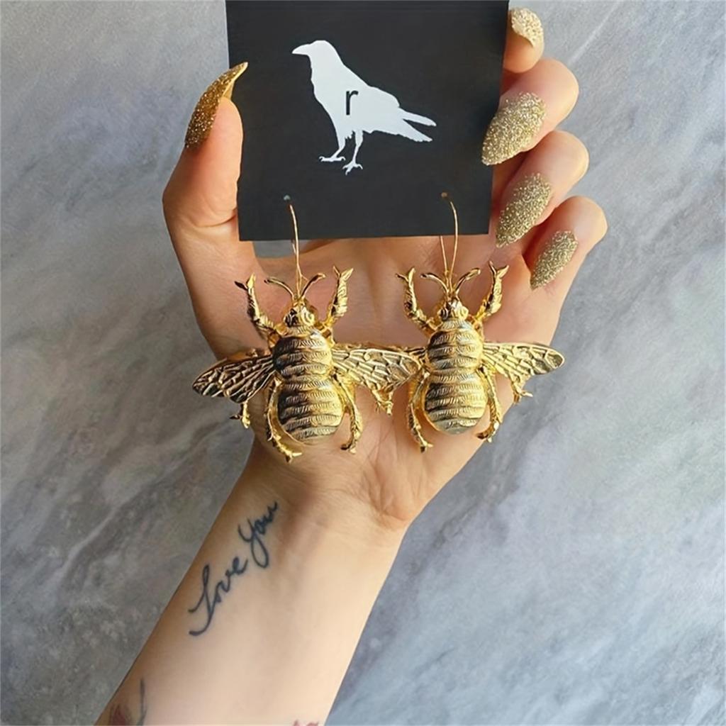 Creative Golden Color Bee Insect Earrings For Women Fashionable Drop Earrings For Ladies As Delicate Holiday Gifts